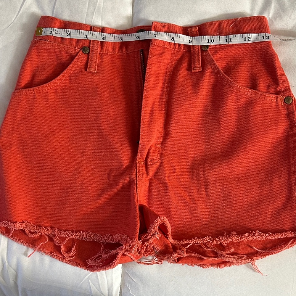 Wrangler vintage red shorts